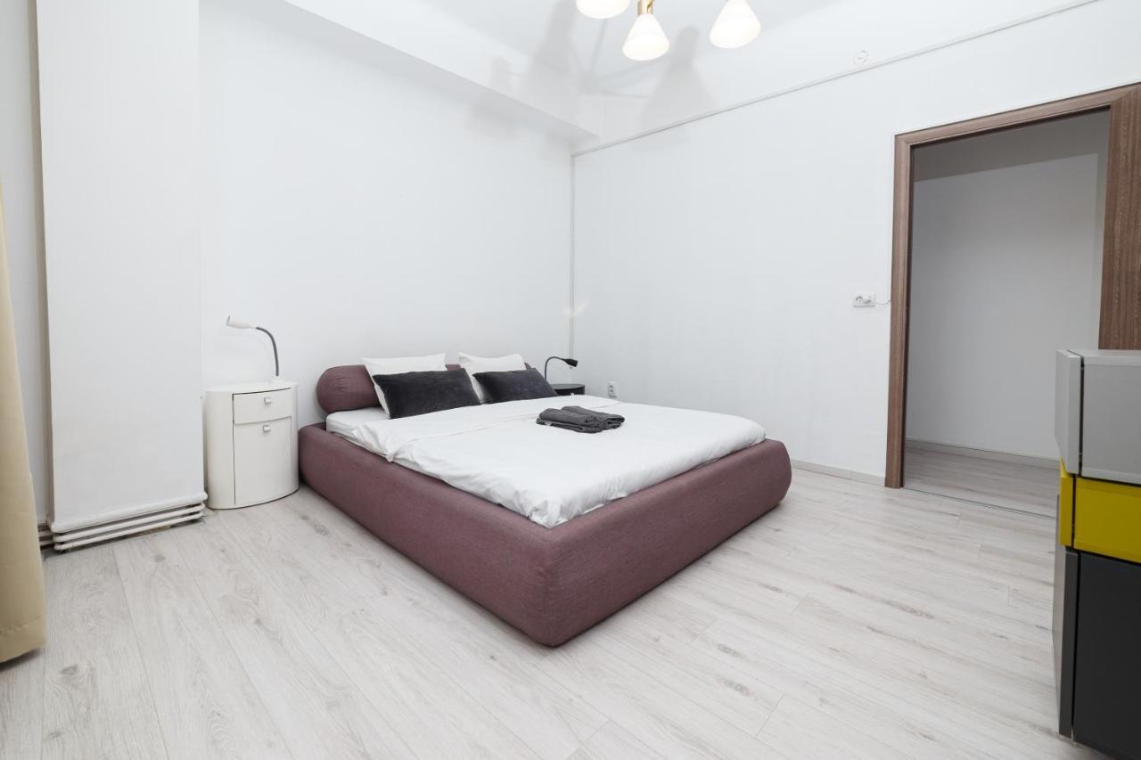 Color Apartments Franceza St Bucharest Exterior photo